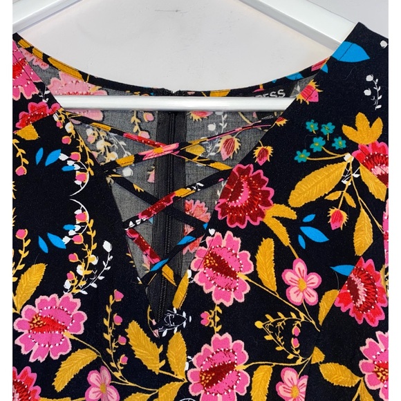 Floral Long Sleeve Romper - Picture 2 of 5